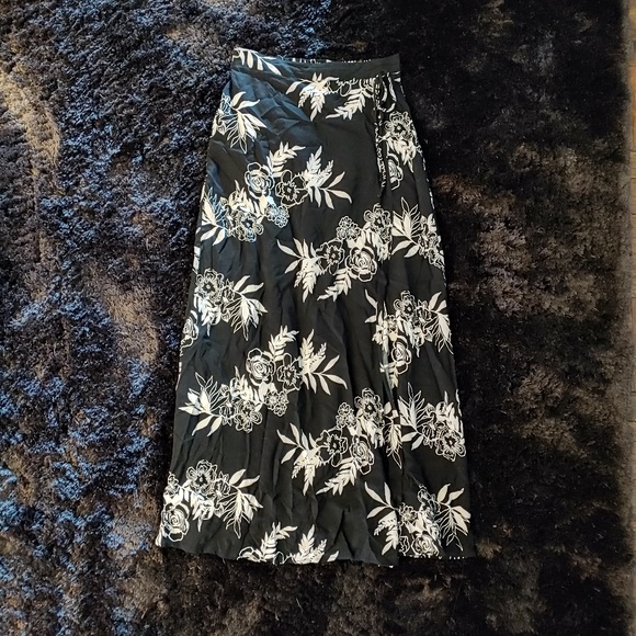 Xhilaration Black and White Maxi Skirt - Picture 1 of 1